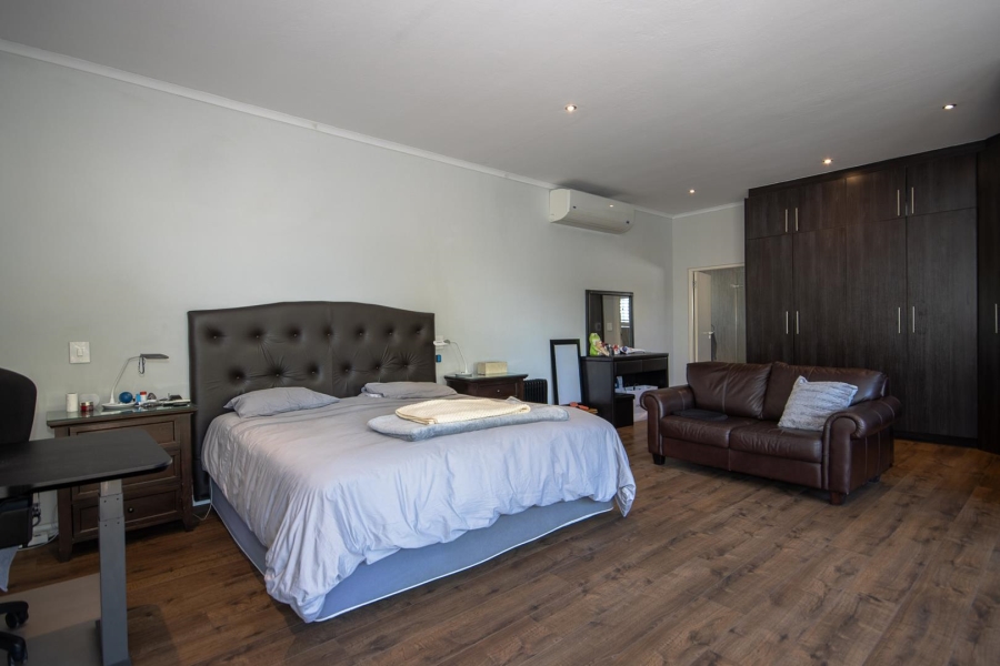 5 Bedroom Property for Sale in Sunset Beach Western Cape